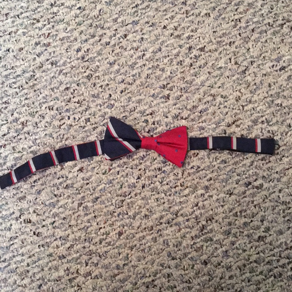 Bow tie